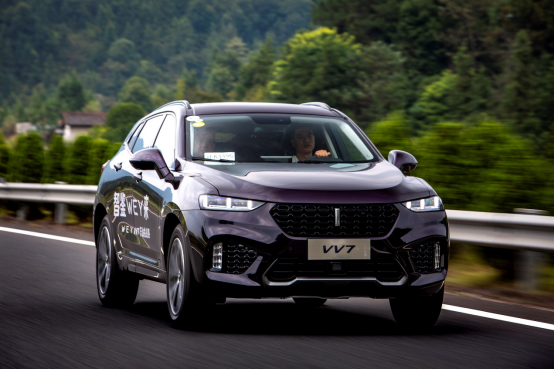 中国豪华SUV WEY VV7成青年新贵标配-201809282238.png