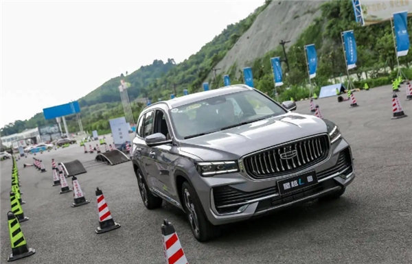 自主旗舰SUV之争 哈弗神兽用户口碑力压星越L