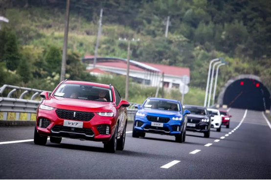 中国豪华SUV WEY VV7成青年新贵标配-201809282338.png