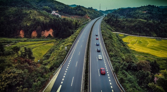 中国豪华SUV WEY VV7成青年新贵标配-201809281509.png