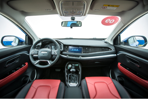 Final-【0827哈弗H2s產(chǎn)品速改稿2】沒玩萬王之王不要緊 這款性價比之王了解一下-0824458.png